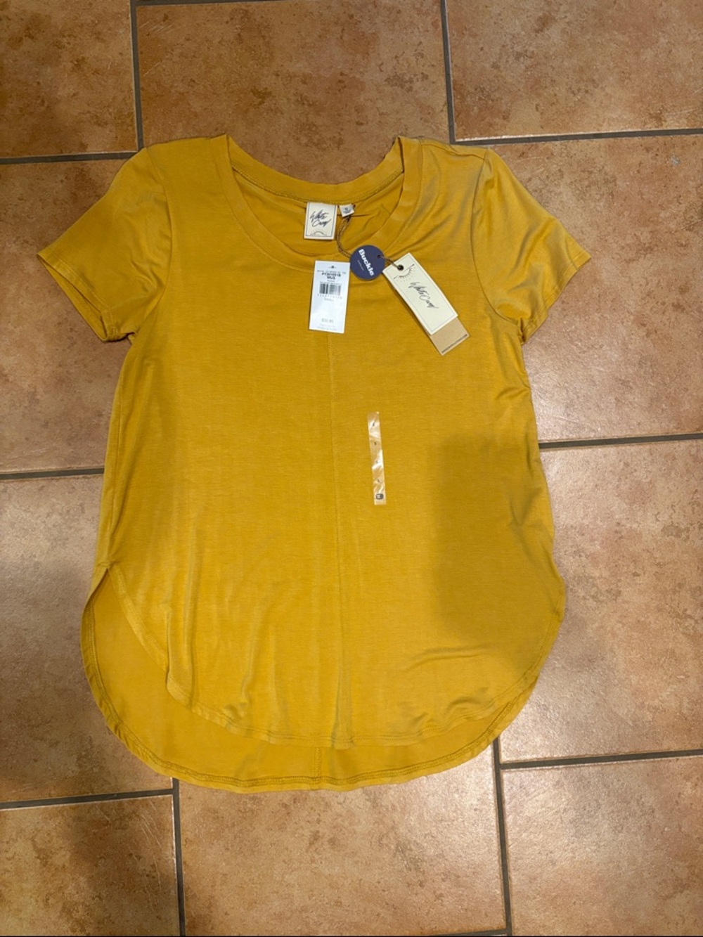 Buckle White Crow Mustard Scoop Neck Tee